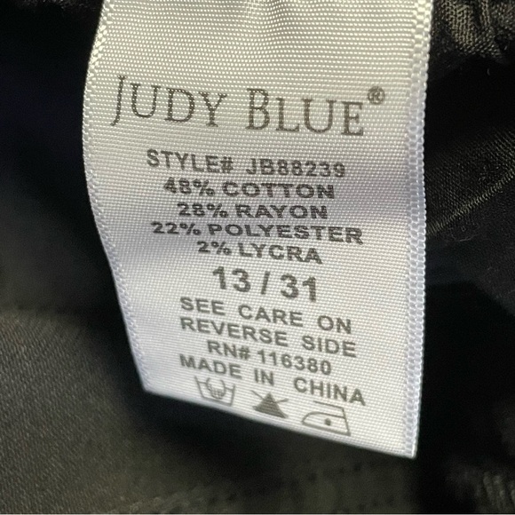 Judy Blue Jeans Capri Fit Womens Size 13/31 Skinny Capris Stretch Mid-Rise Black - Picture 8 of 9